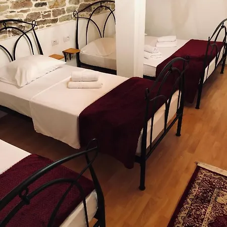 Stone House Obelisk Pensionat