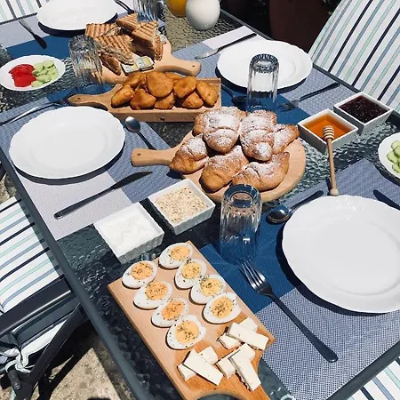 Stone House Obelisk Pensionat Gjirokastër