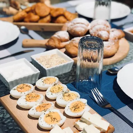 Stone House Obelisk Gæstehus Gjirokastër