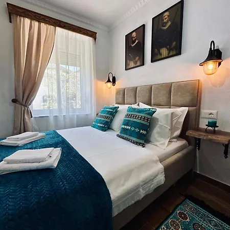 Stone House Obelisk Guest house Gjirokaster