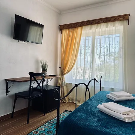 Stone House Obelisk Guest house