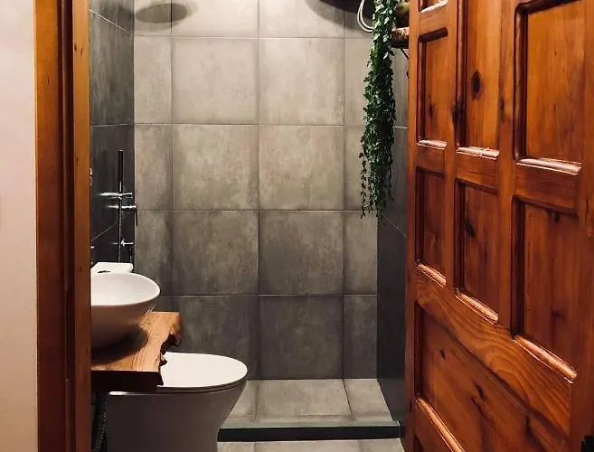 Stone House Obelisk 4* Gjirokastër