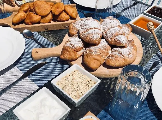 Stone House Obelisk 招待所 4*