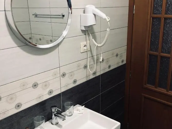 Stone House Obelisk Gasthof 4*